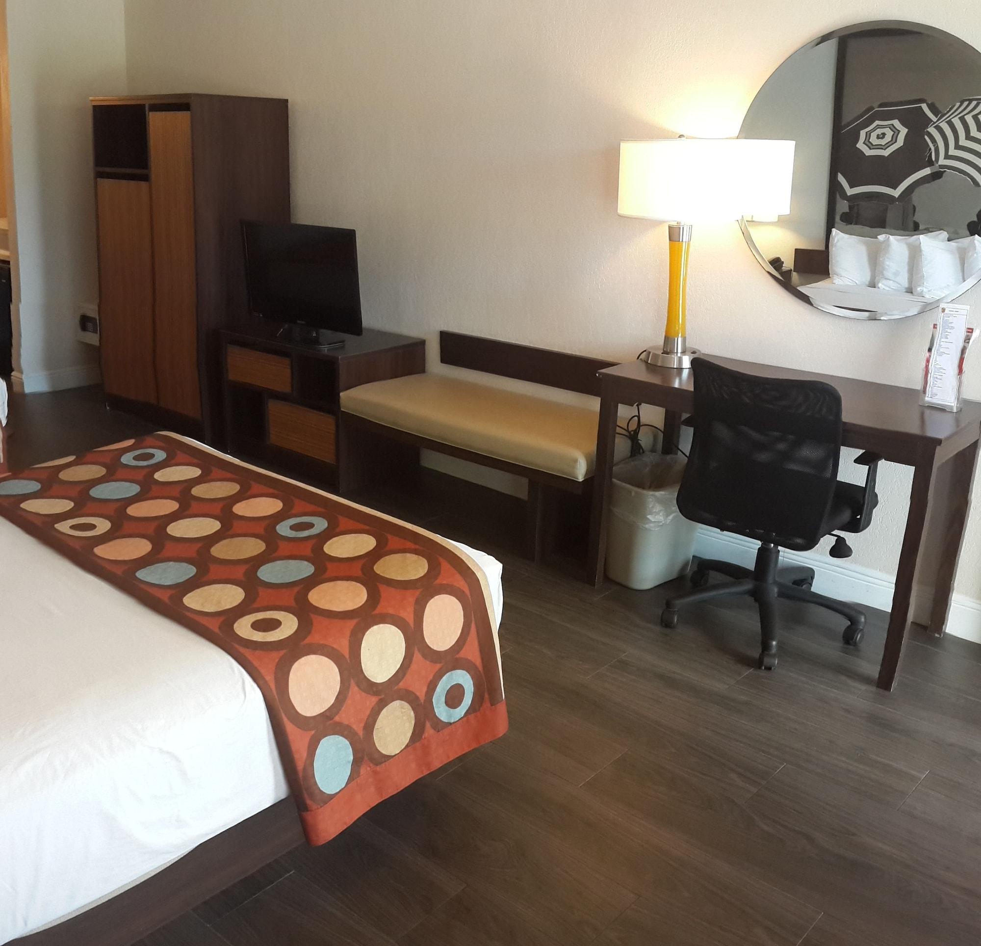 Super 8 By Wyndham Florida City/homestead/everglades 3*
